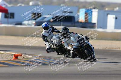 media/Dec-18-2022-SoCal Trackdays (Sun) [[8099a50955]]/Turn 2 (950am)/